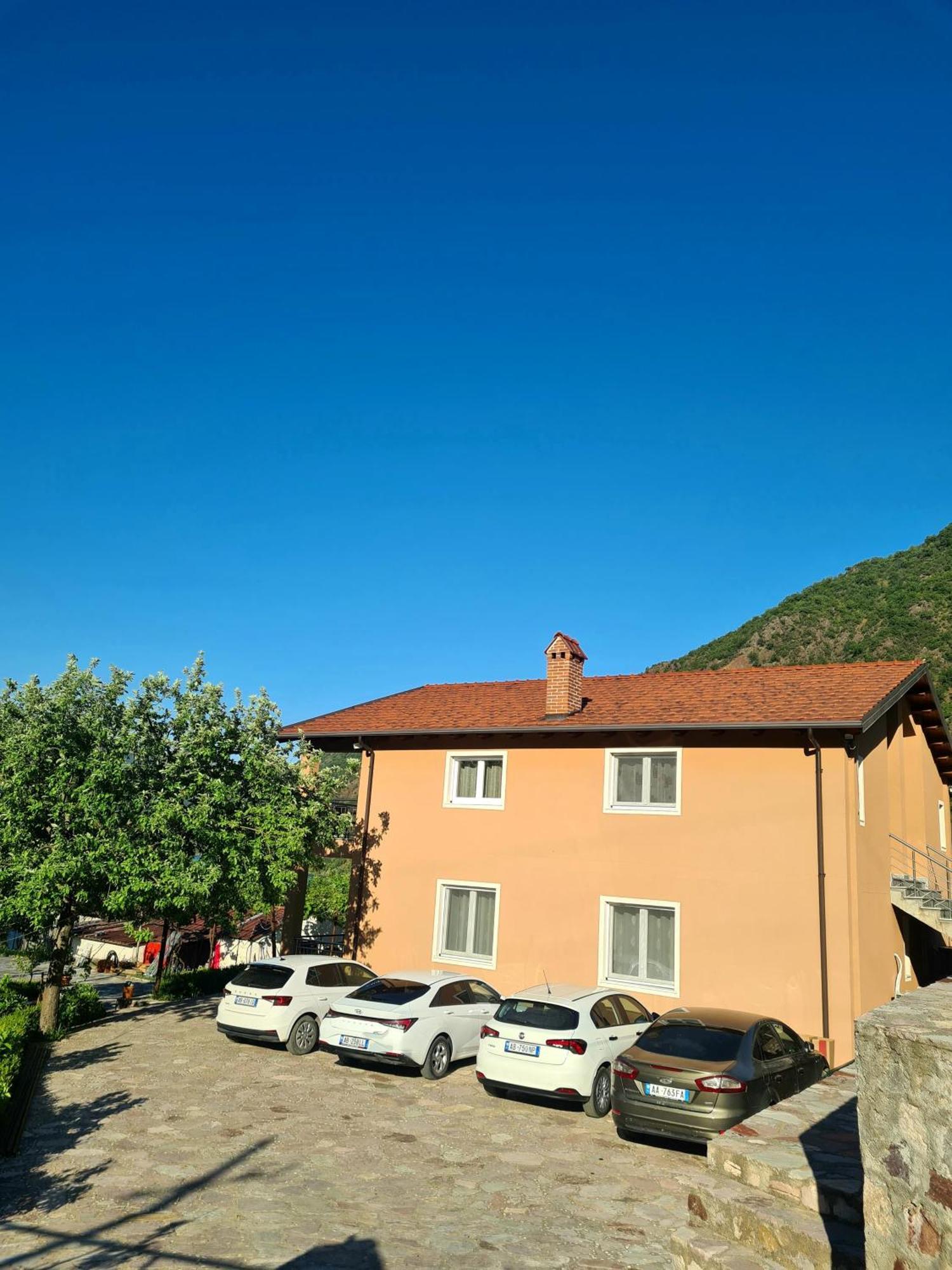 Koman_Lakeview_Apartments Shkodër Eksteriør billede